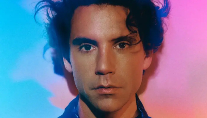 MIKA Return Coach Travel